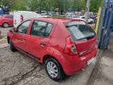 RENAULT - SANDERO - 2010/2011 - Vermelha - R$ 29.800,00