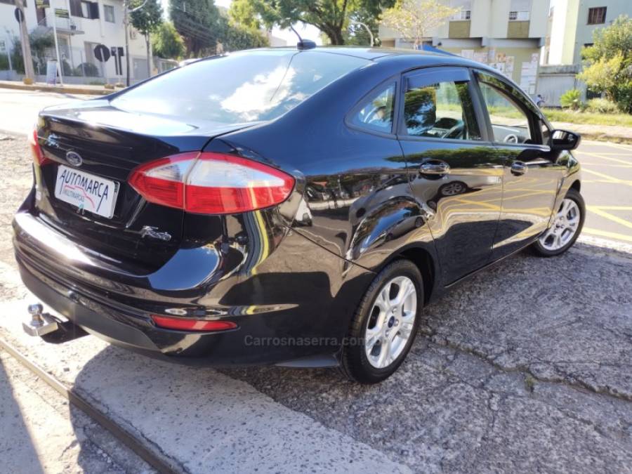 FORD - FIESTA - 2013/2014 - Preta - R$ 44.800,00
