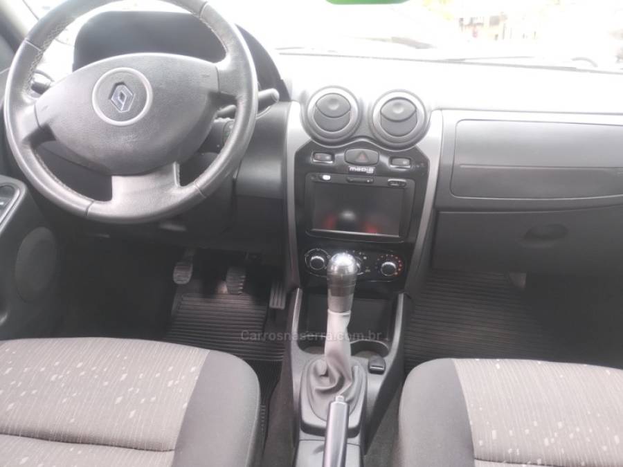 RENAULT - LOGAN - 2013/2013 - Prata - R$ 31.900,00