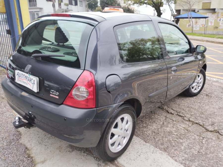 RENAULT - CLIO - 2005/2006 - Cinza - R$ 16.900,00