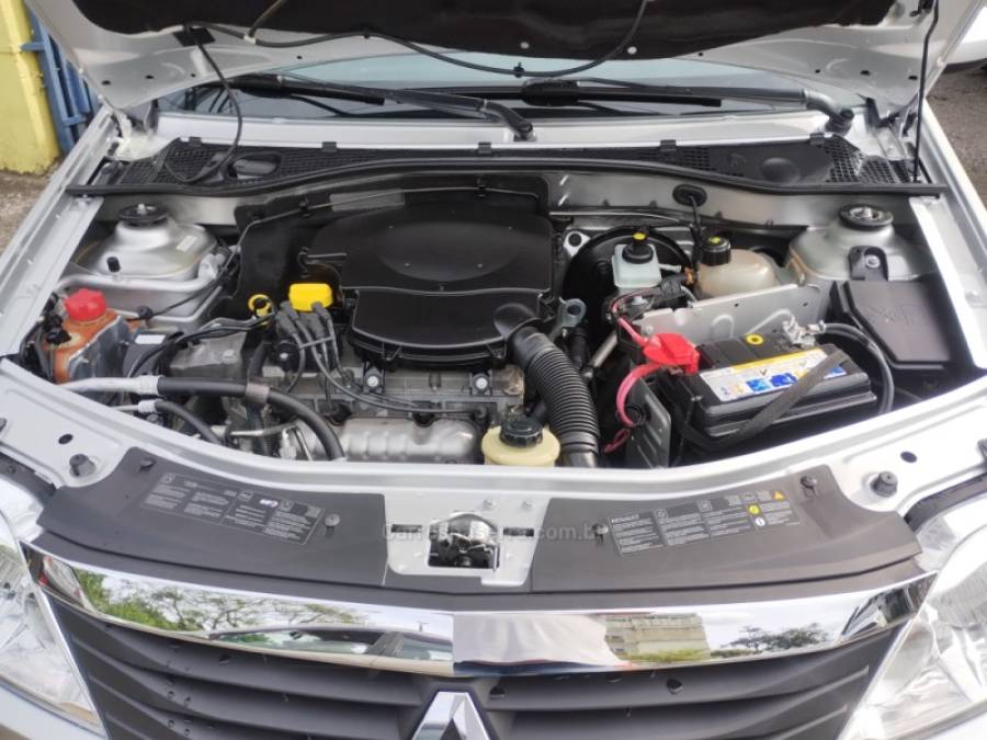 RENAULT - LOGAN - 2013/2013 - Prata - R$ 31.900,00