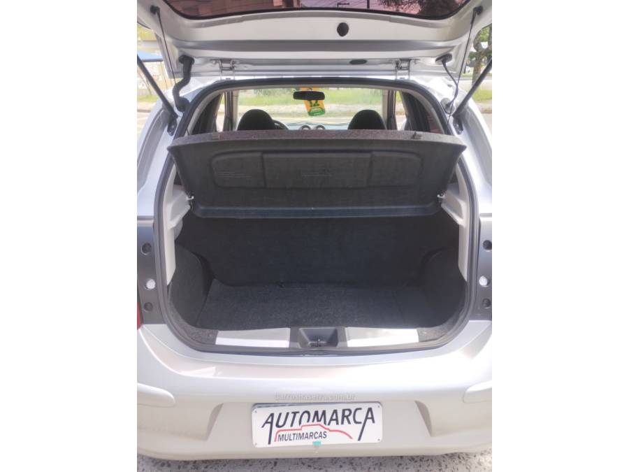 NISSAN - MARCH - 2011/2012 - Prata - R$ 33.500,00