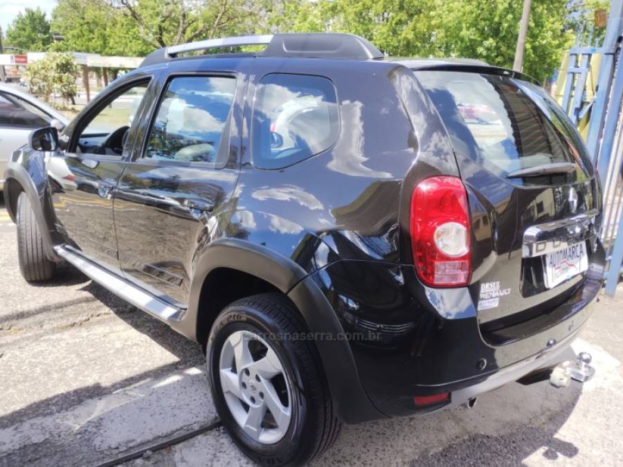 RENAULT - DUSTER - 2012/2013 - Preta - R$ 49.500,00