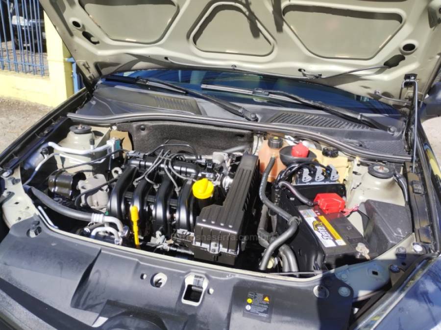 RENAULT - CLIO - 2014/2015 - Preta - R$ 33.000,00