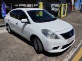 NISSAN - VERSA - 2012/2013 - Branca - R$ 35.900,00