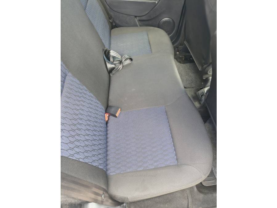 RENAULT - SANDERO - 2016/2017 - Branca - R$ 45.900,00