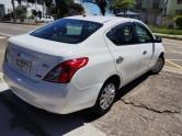 NISSAN - VERSA - 2012/2013 - Branca - R$ 35.900,00