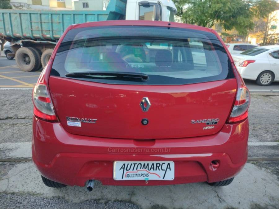 RENAULT - SANDERO - 2010/2011 - Vermelha - R$ 29.900,00
