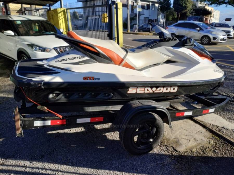 SEADOO - JET SKI - 2011/2011 - Branca - R$ 57.000,00