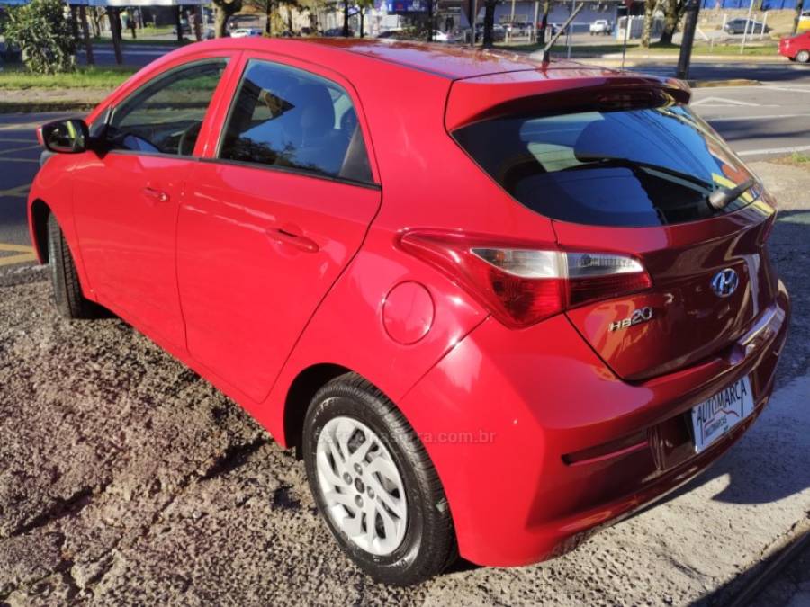 HYUNDAI - HB20 - 2015/2015 - Vermelha - R$ 45.900,00
