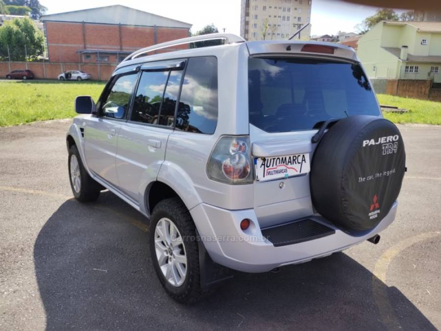 MITSUBISHI - PAJERO TR4 - 2011/2012 - Prata - R$ 62.000,00