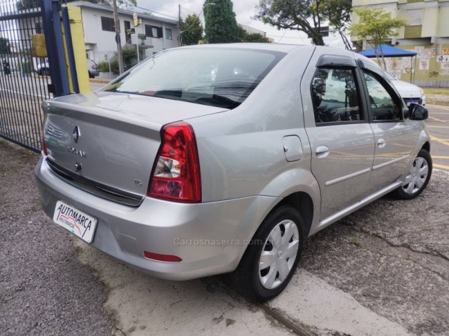 RENAULT - LOGAN - 2013/2013 - Prata - R$ 31.900,00