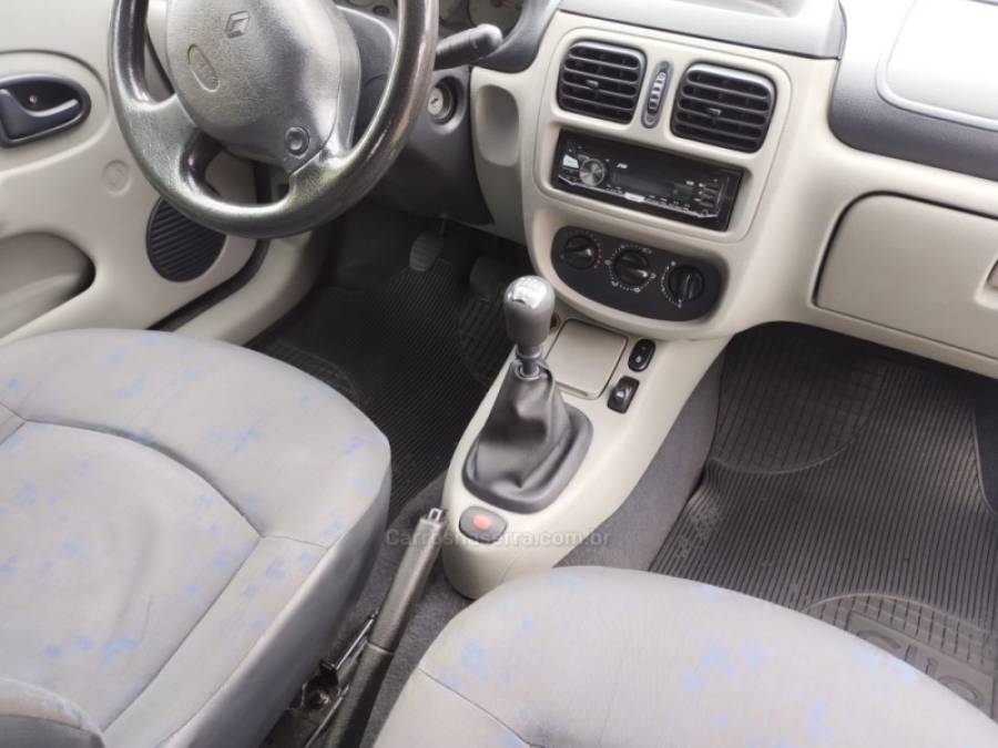 RENAULT - CLIO - 2005/2006 - Cinza - R$ 16.900,00