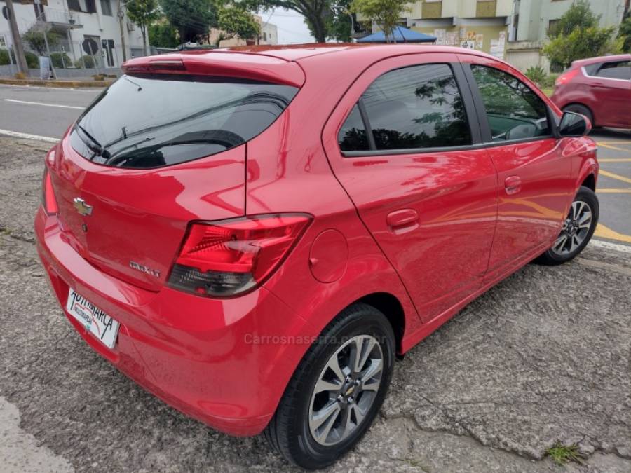 CHEVROLET - ONIX - 2015/2016 - Vermelha - R$ 51.800,00