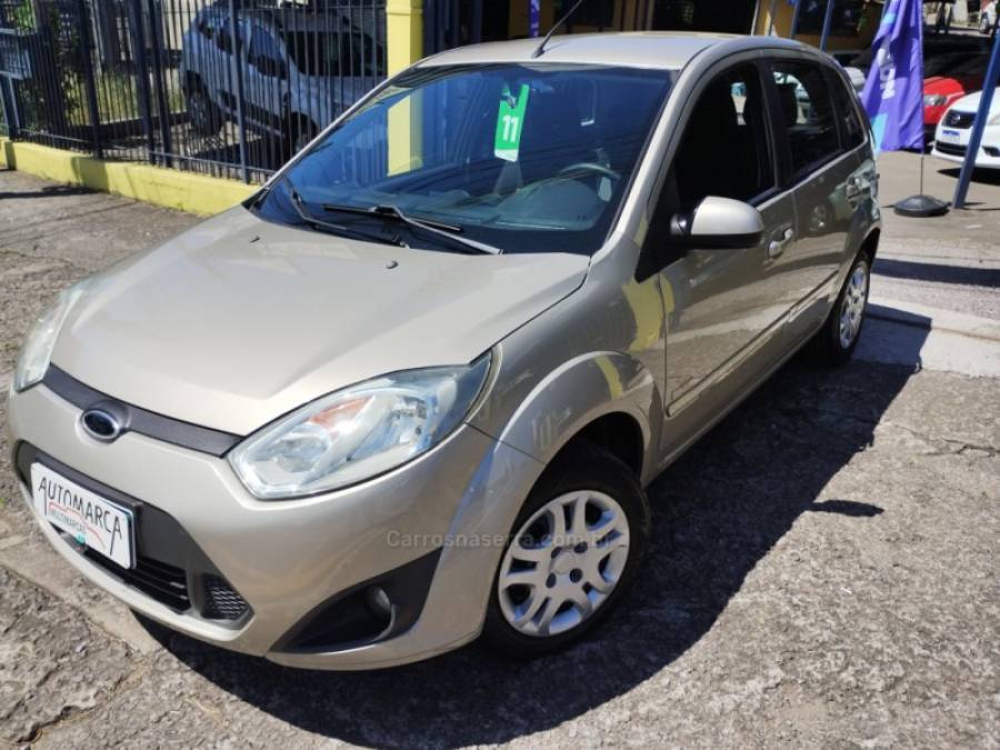 FORD - FIESTA - 2010/2011 - Bege - R$ 32.900,00