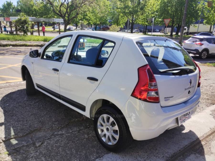 RENAULT - SANDERO - 2013/2013 - Branca - R$ 33.500,00