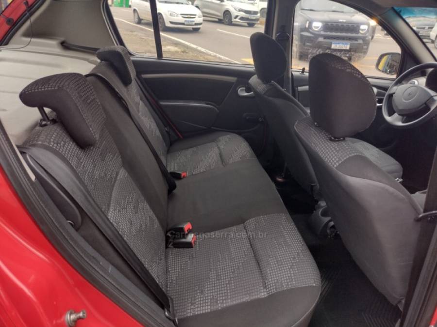 RENAULT - SANDERO - 2010/2011 - Vermelha - R$ 29.800,00