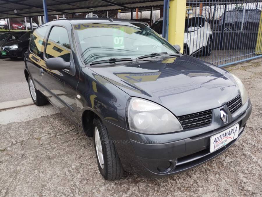 RENAULT - CLIO - 2005/2006 - Cinza - R$ 16.900,00