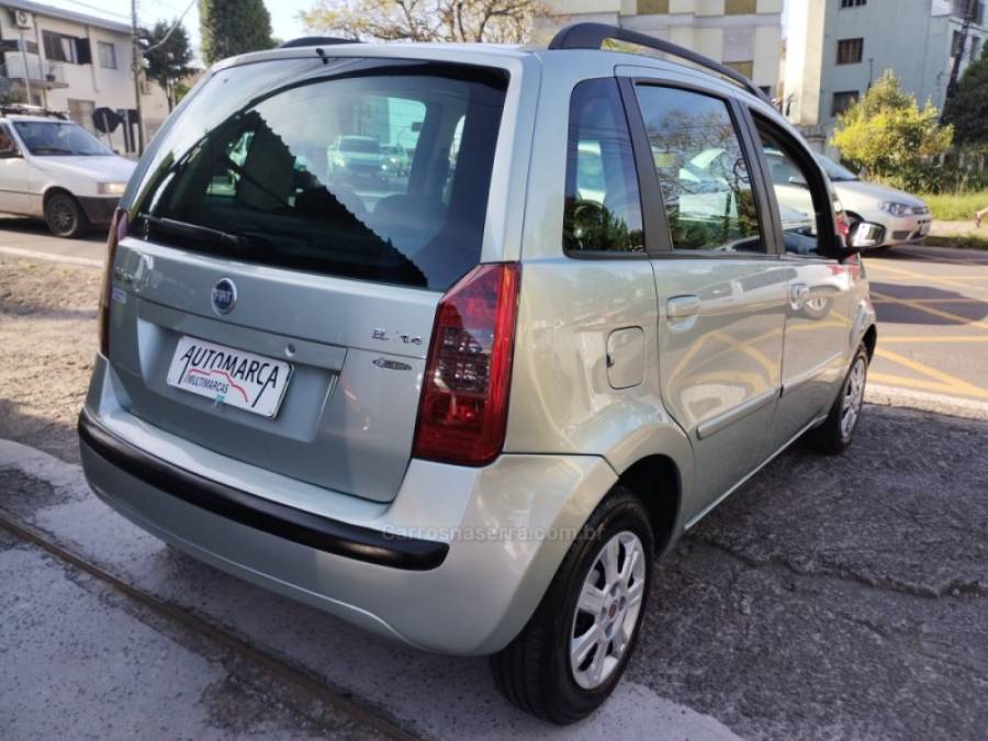 FIAT - IDEA - 2006/2007 - Verde - R$ 24.900,00