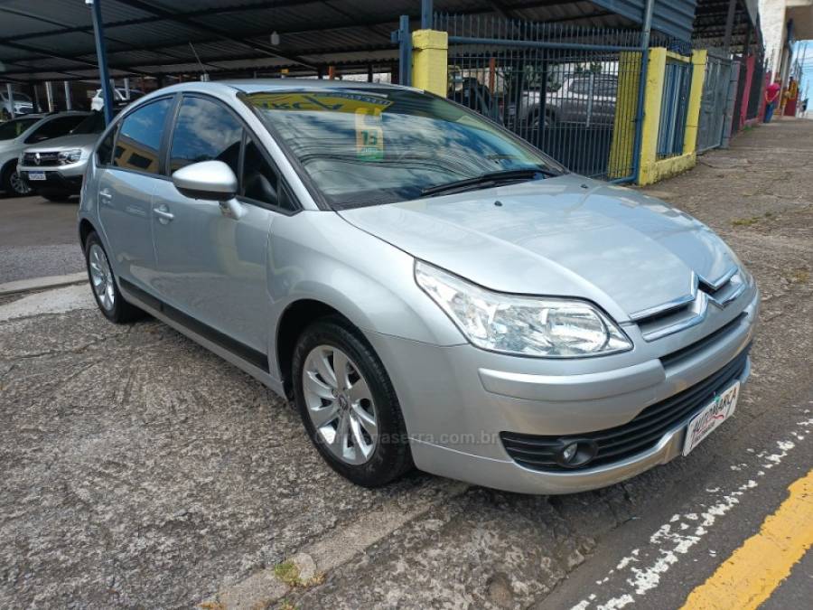 CITROËN - C4 - 2012/2013 - Prata - R$ 32.000,00