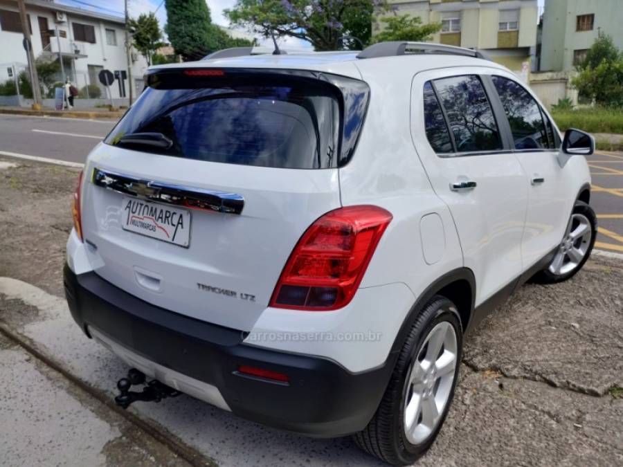 CHEVROLET - TRACKER - 2015/2015 - Branca - R$ 71.900,00