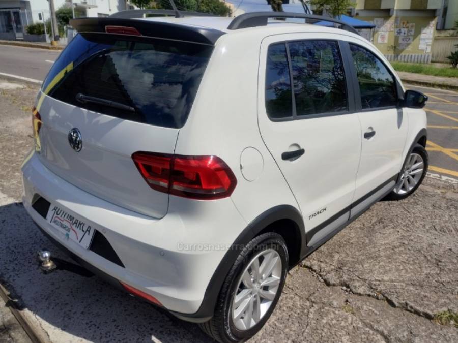 VOLKSWAGEN - FOX - 2016/2017 - Branca - R$ 54.500,00