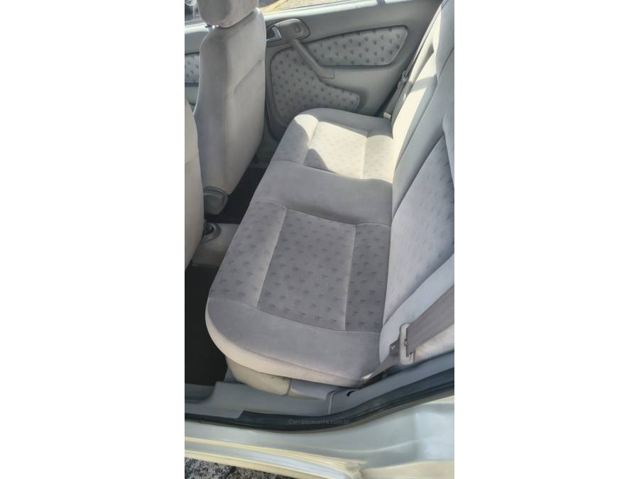 VOLKSWAGEN - GOL - 1999/2000 - Branca - R$ 32.000,00