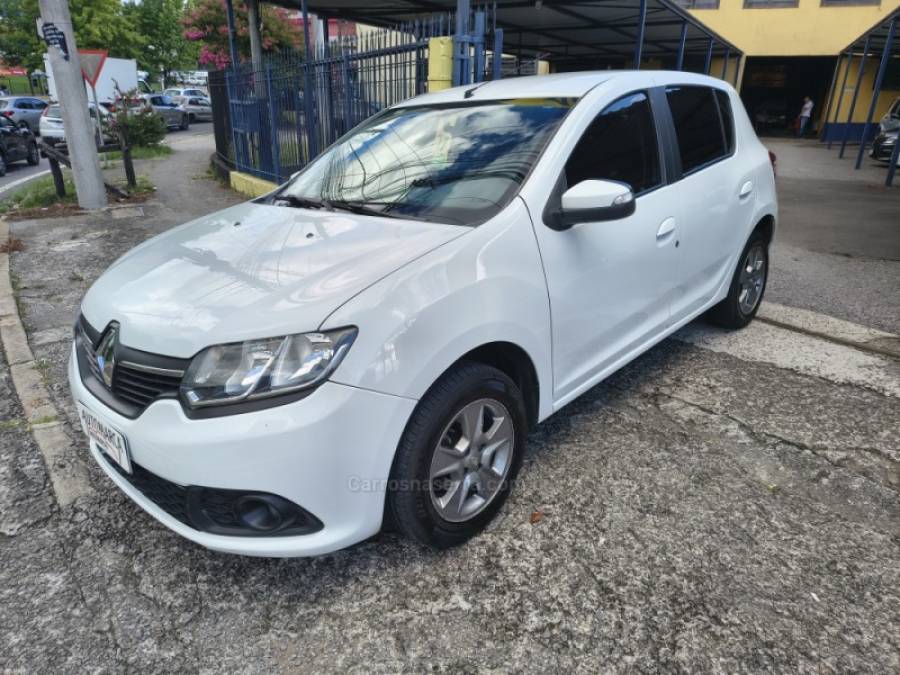 RENAULT - SANDERO - 2016/2017 - Branca - R$ 45.900,00
