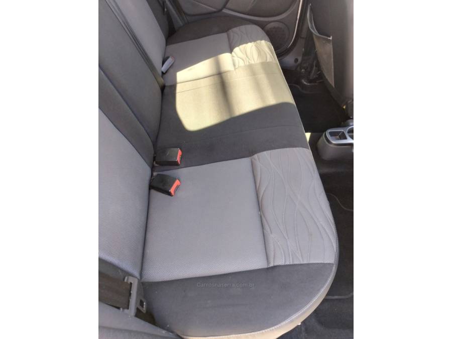 RENAULT - DUSTER - 2011/2012 - Prata - R$ 49.500,00