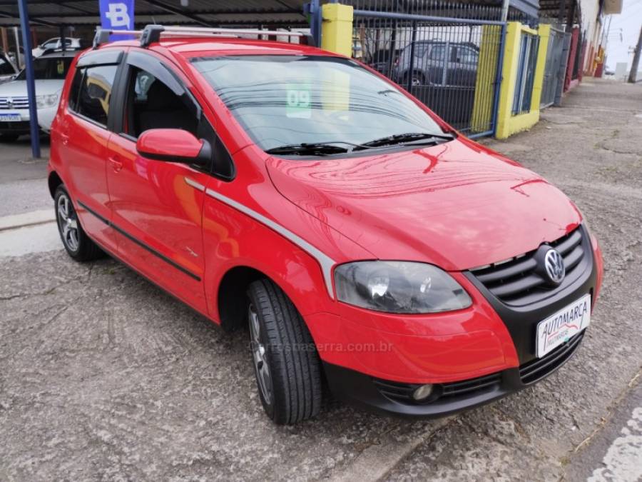 VOLKSWAGEN - FOX - 2008/2009 - Vermelha - R$ 30.900,00