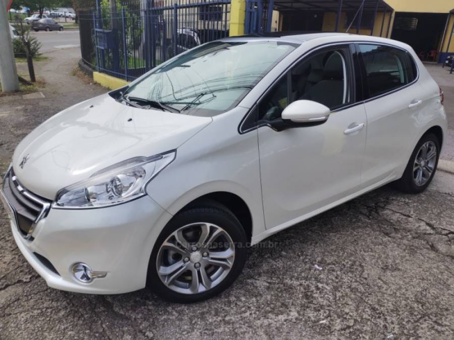 PEUGEOT - 208 - 2013/2014 - Branca - R$ 48.900,00