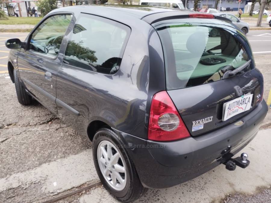 RENAULT - CLIO - 2005/2006 - Cinza - R$ 16.900,00