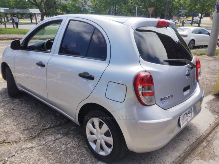 NISSAN - MARCH - 2011/2012 - Prata - R$ 33.500,00