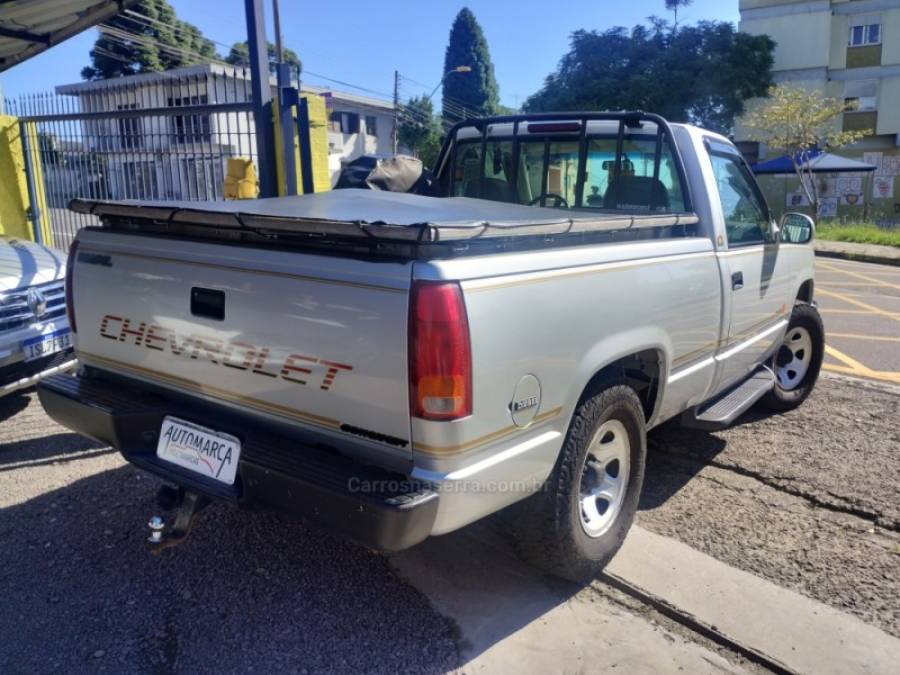 CHEVROLET - SILVERADO - 1998/1999 - Prata - R$ 87.000,00