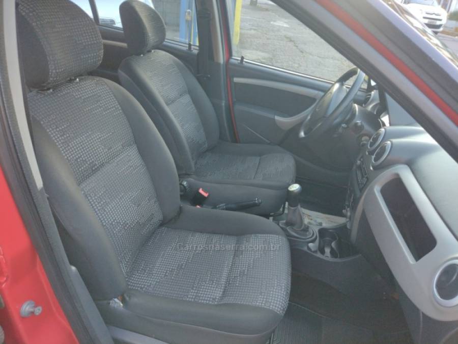 RENAULT - SANDERO - 2010/2011 - Vermelha - R$ 29.900,00