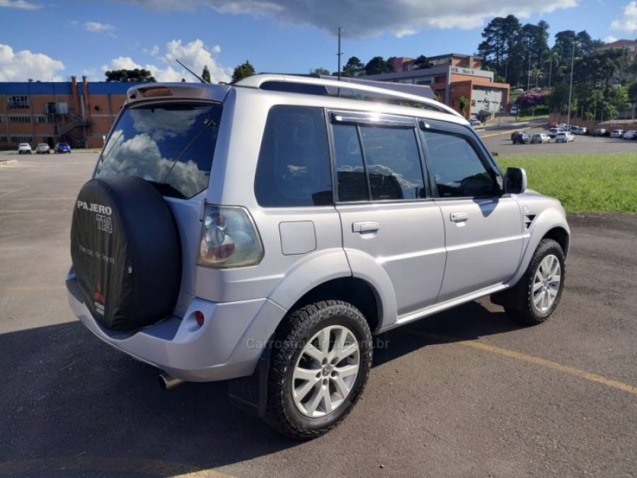 MITSUBISHI - PAJERO TR4 - 2011/2012 - Prata - R$ 62.000,00