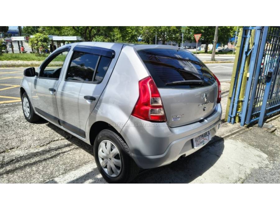 RENAULT - SANDERO - 2012/2013 - Prata - R$ 32.900,00
