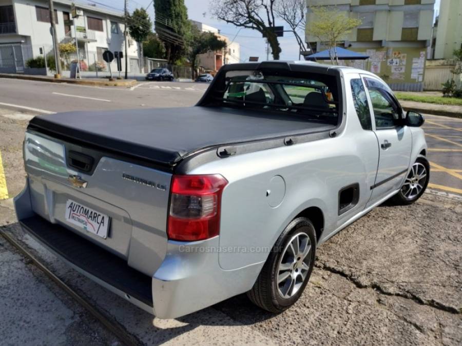 CHEVROLET - MONTANA - 2012/2013 - Prata - R$ 43.500,00