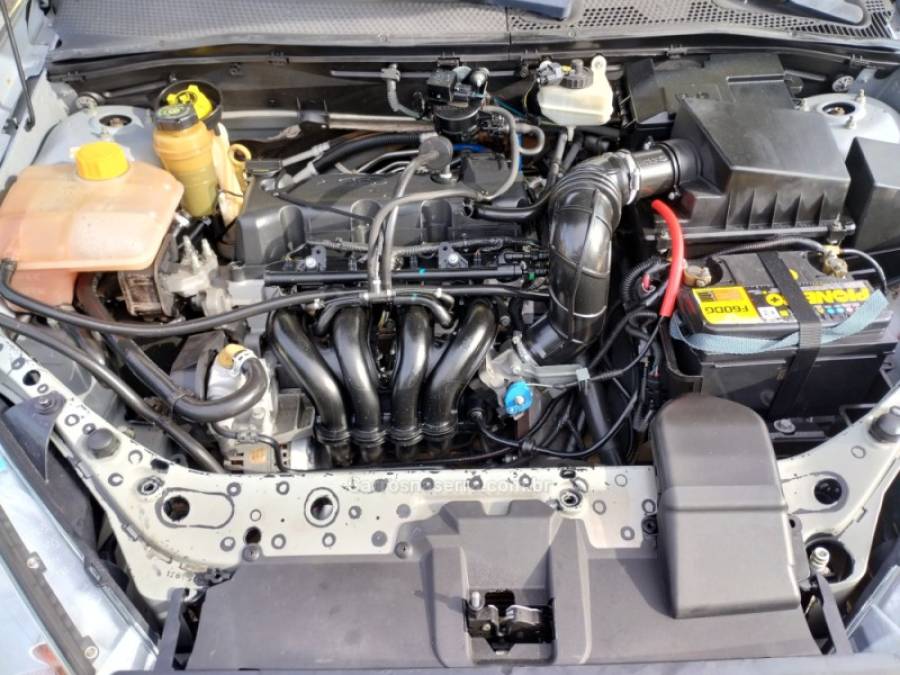 FORD - FOCUS - 2007/2008 - Bege - R$ 22.900,00
