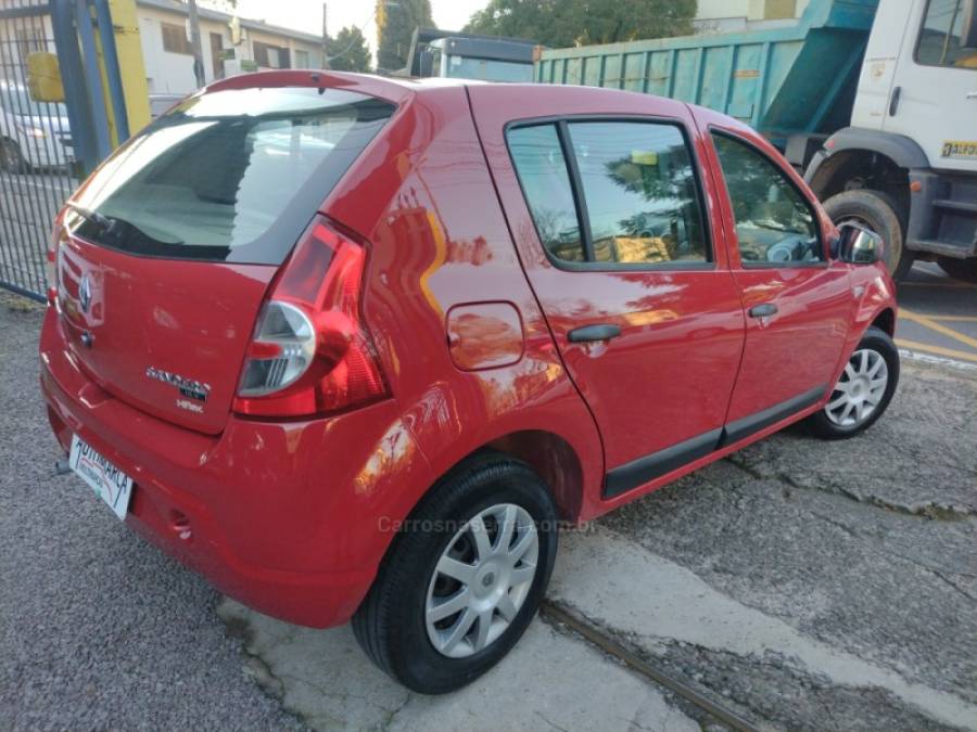 RENAULT - SANDERO - 2010/2011 - Vermelha - R$ 29.900,00