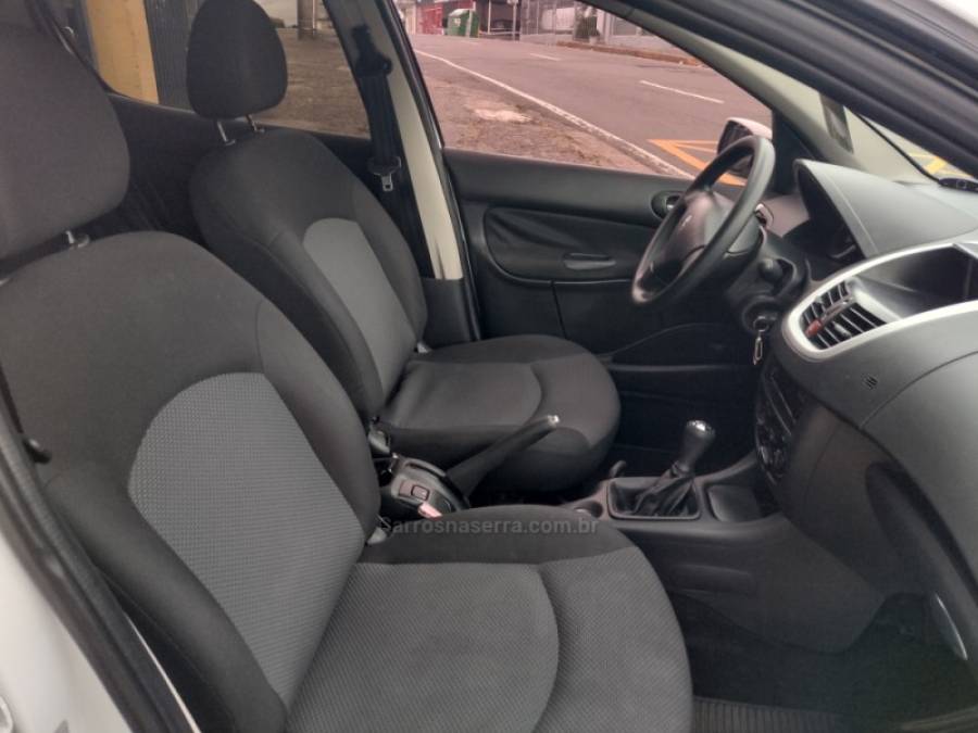 PEUGEOT - 207 - 2011/2012 - Branca - R$ 24.700,00