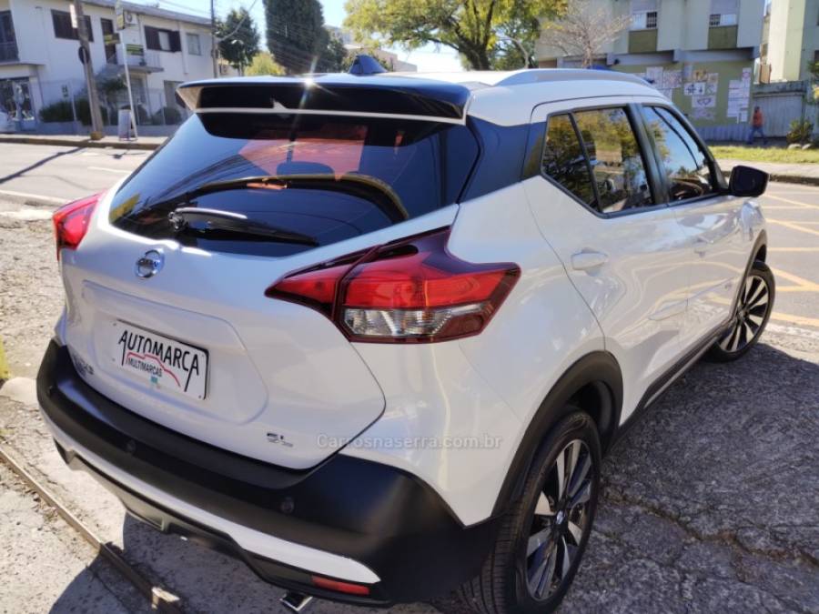 NISSAN - KICKS - 2016/2017 - Branca - R$ 83.000,00