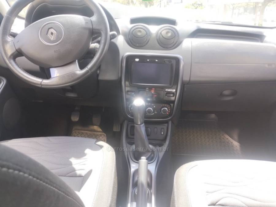 RENAULT - DUSTER - 2013/2014 - Branca - R$ 52.500,00