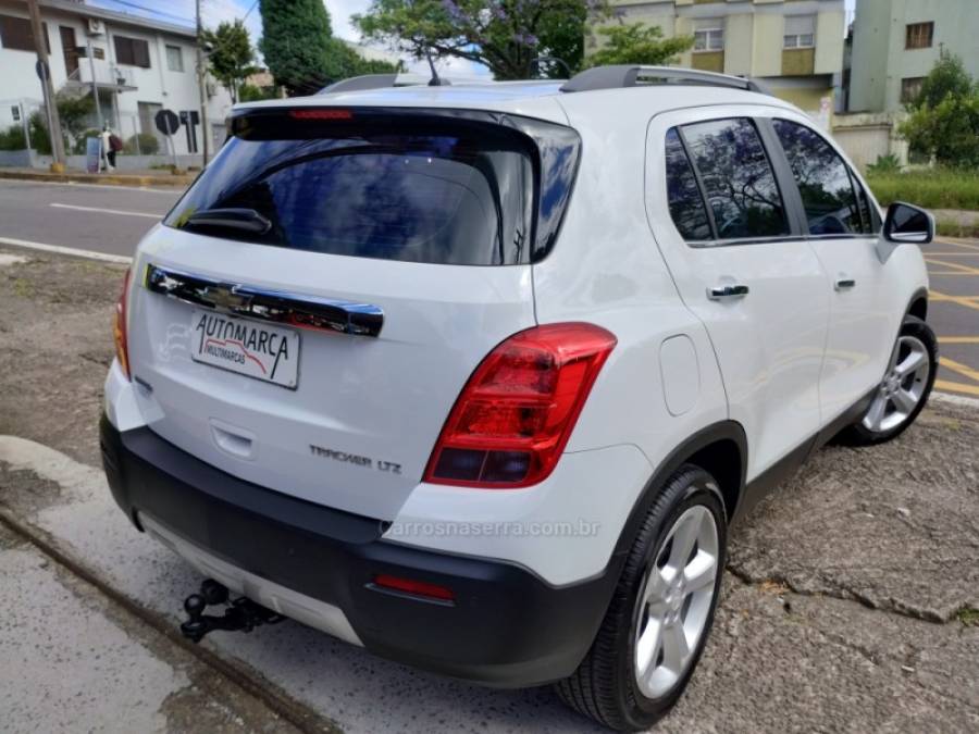 CHEVROLET - TRACKER - 2015/2015 - Branca - R$ 69.900,00