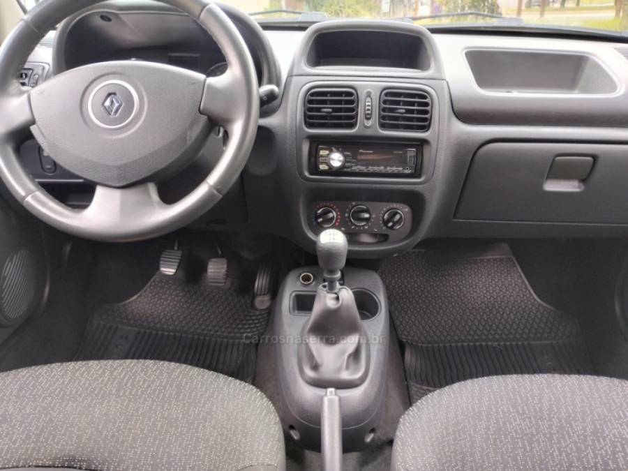 RENAULT - CLIO - 2013/2014 - Preta - R$ 28.900,00