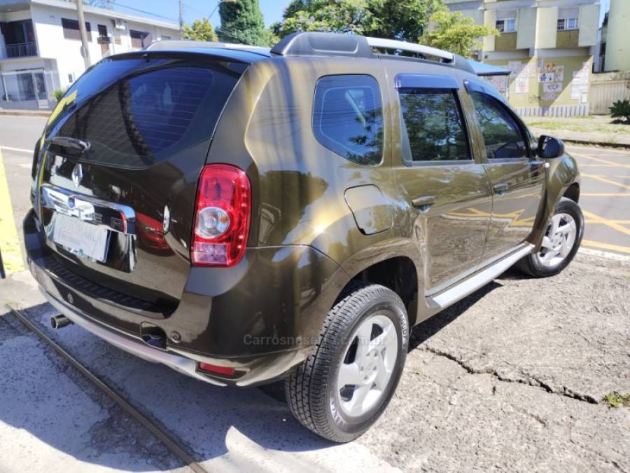 RENAULT - DUSTER - 2012/2013 - Verde - R$ 49.500,00