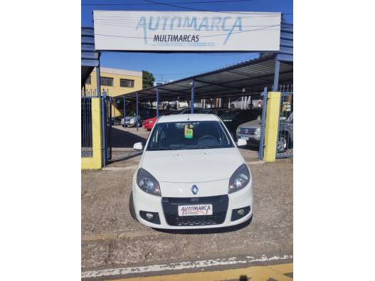 RENAULT - SANDERO - 2013/2014 - Branca - R$ 33.900,00