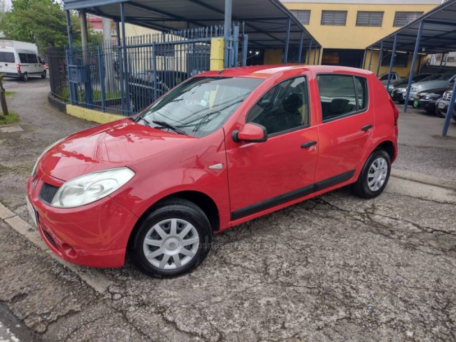 RENAULT - SANDERO - 2010/2011 - Vermelha - R$ 29.800,00