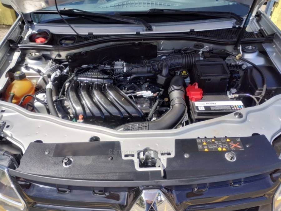 RENAULT - DUSTER - 2017/2018 - Prata - R$ 63.700,00