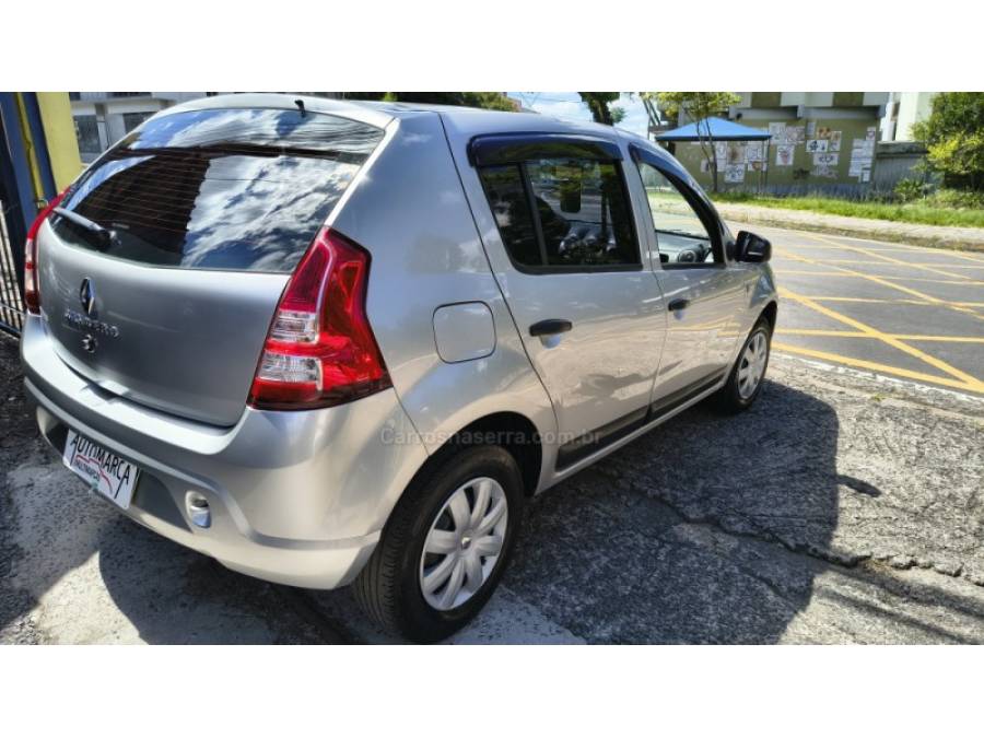 RENAULT - SANDERO - 2012/2013 - Prata - R$ 32.900,00